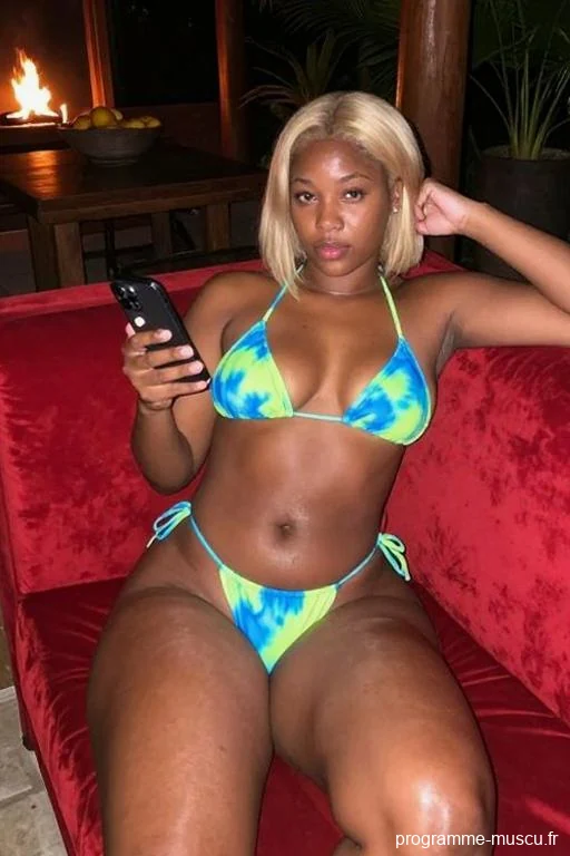 Manon_Tia31, 31 ans à Punaauia